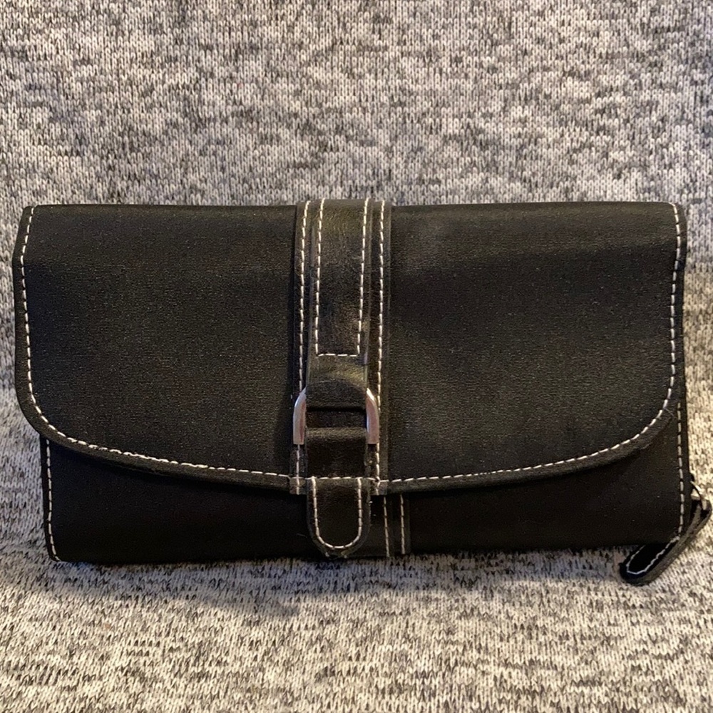 NWOT spacious black wallet